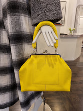 Load image into Gallery viewer, Kiss Clasp Leather Bag
