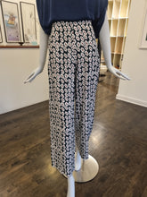 Load image into Gallery viewer, Trousers
