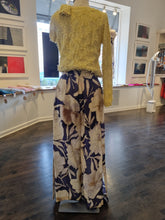 Load image into Gallery viewer, Trousers
